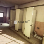 Screenshot #3 - Japanese School Restroom